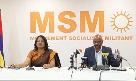 Conférence de presse du MSM Opposition : « Ce semblant d’unité n’est qu’une façade. Derrière il y a une bataille de positionnement, » déclare Joe Lesjongard…