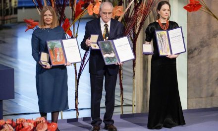 Prix Nobel de la paix : Les lauréats ukrainiens et russes dénoncent la guerre « folle » de Poutine
