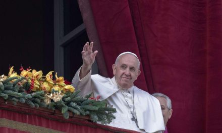 Le pape François appelle à « faire taire les armes » en Ukraine et dans le monde